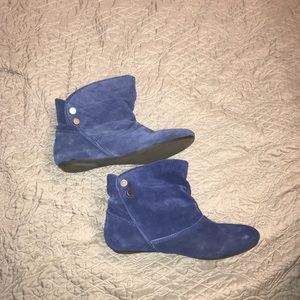 Steve Madden Blue Suede Booties💙